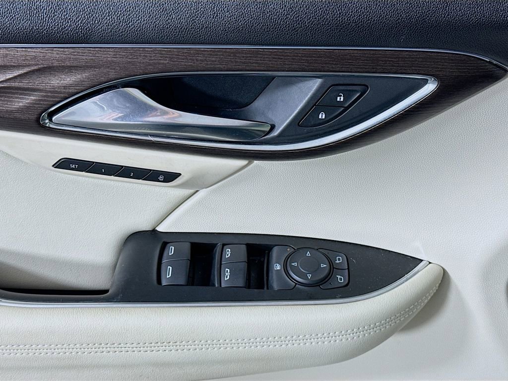 Used 2023 Buick Envision Avenir image 25