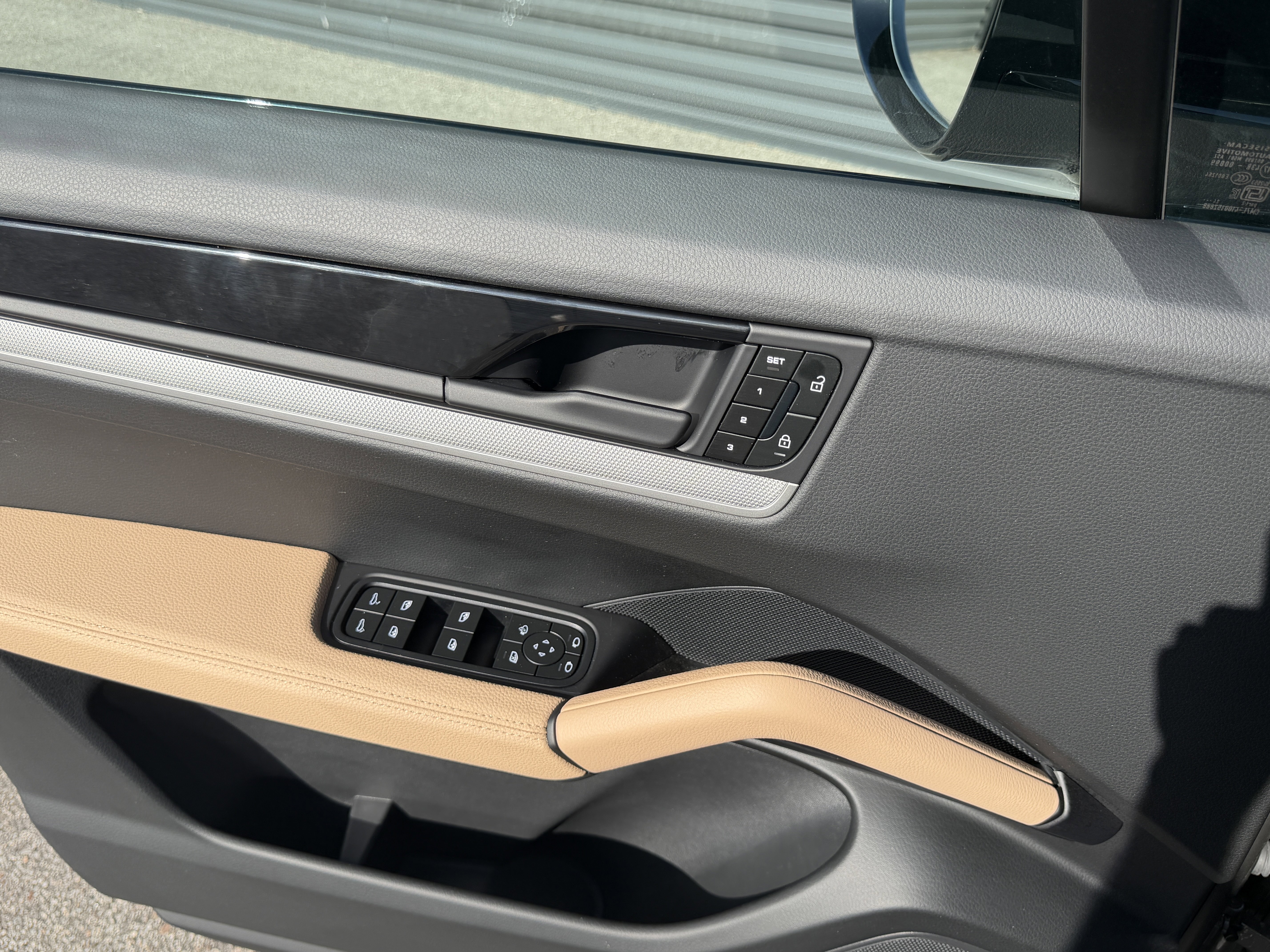 Certified 2025 Porsche Cayenne image 22