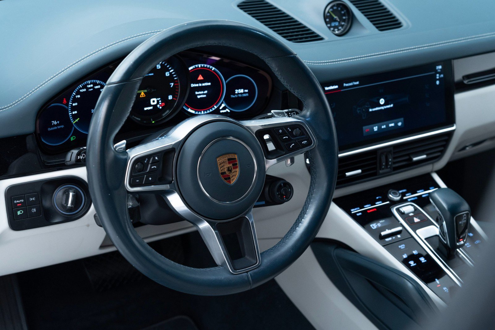 Certified 2022 Porsche Cayenne E-Hybrid image 21