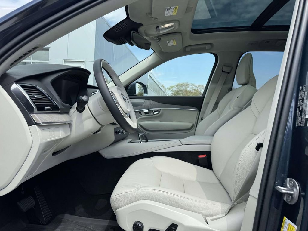 Used 2025 Volvo XC90 B6 Plus w/ Protection Package image 16
