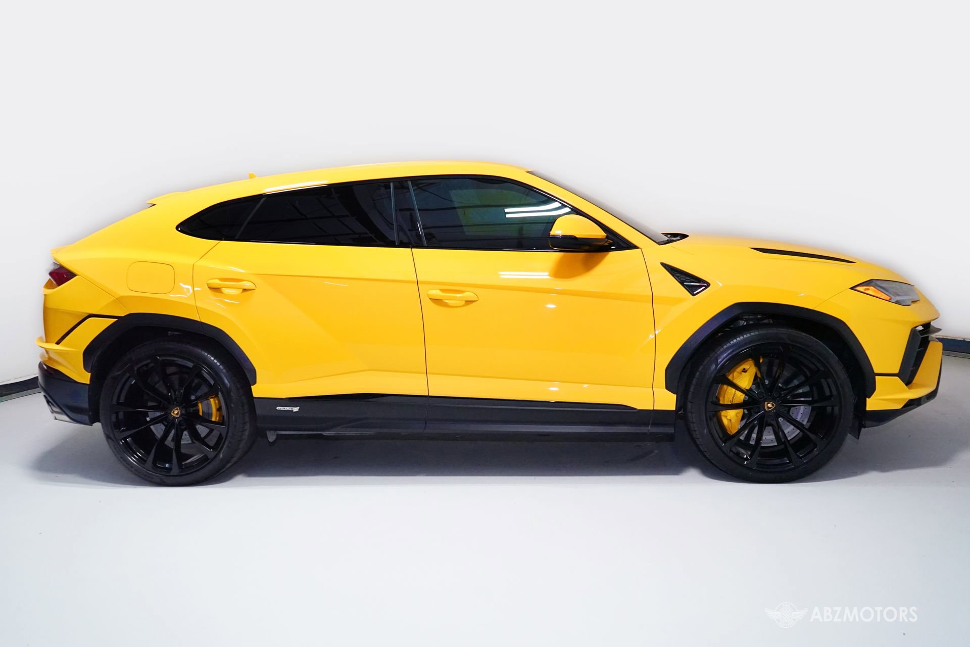 Used 2023 Lamborghini Urus S image 4