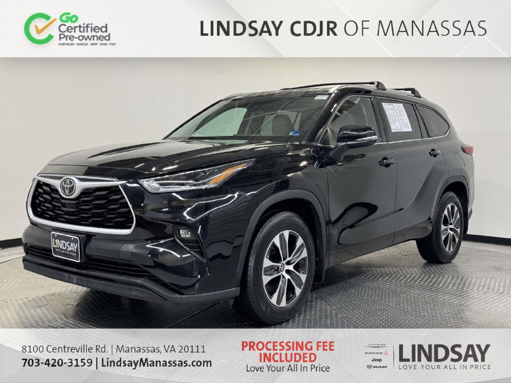 Used 2021 Toyota Highlander XLE AWD/4WD image 4