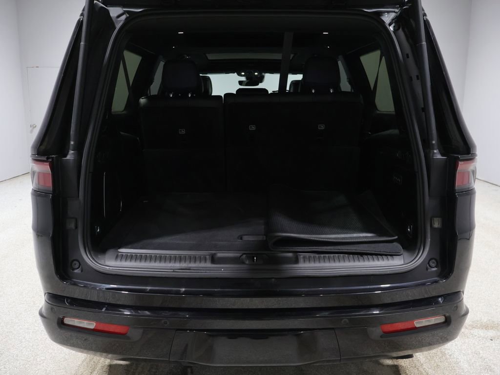 Used 2024 Jeep Wagoneer L Series II image 22