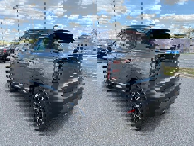 New 2025 Nissan Kicks SV image 7