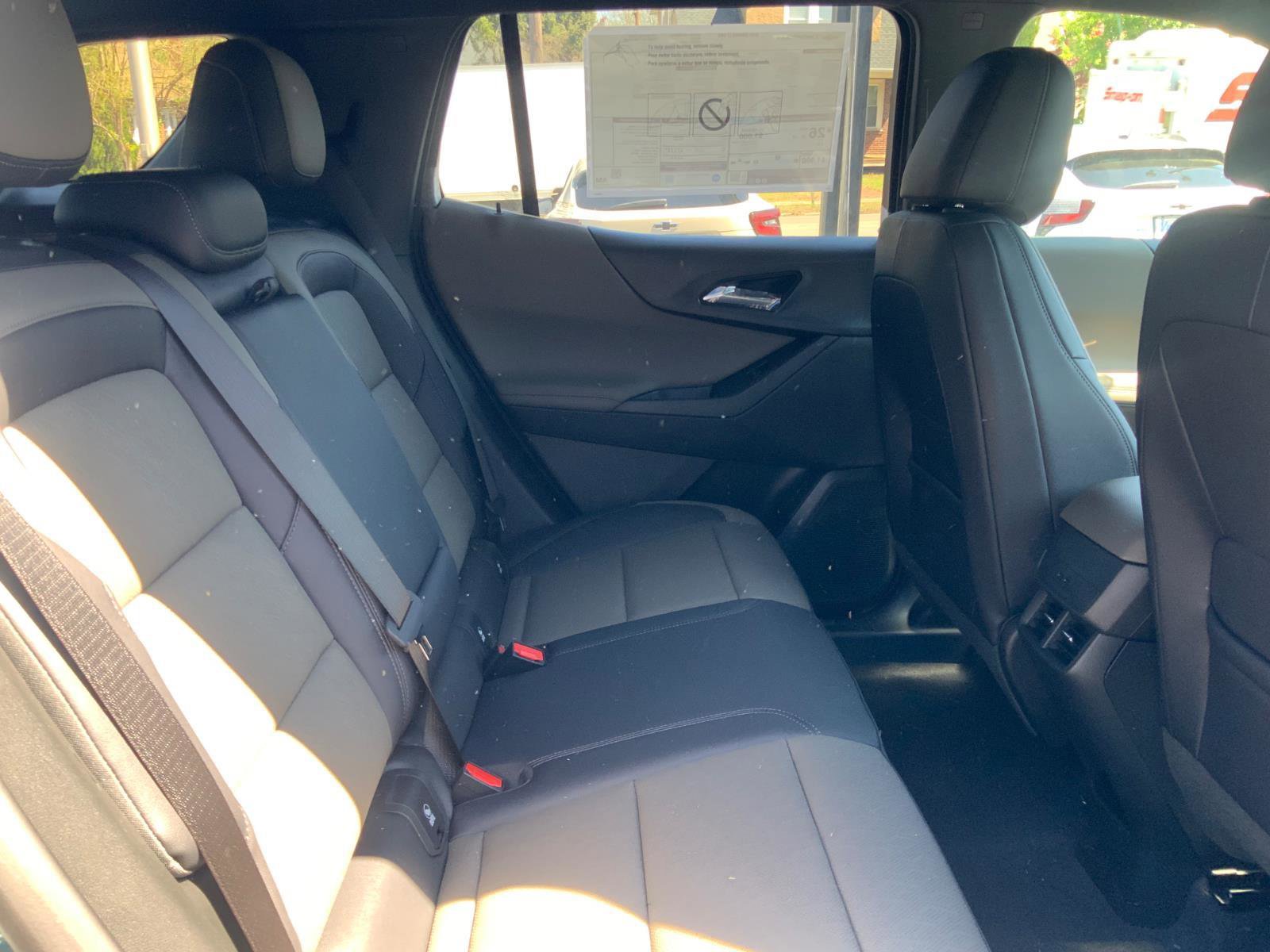 New 2026 Chevrolet Equinox LT image 12