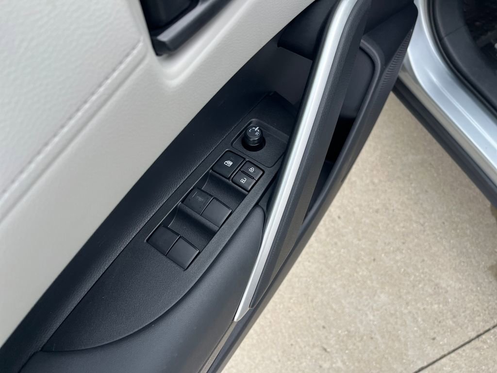 New 2026 Toyota Corolla Cross L image 12