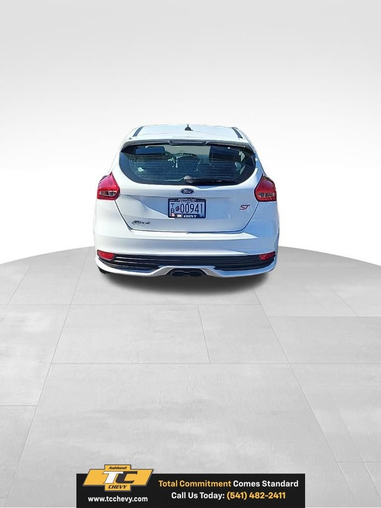 Used 2016 Ford Focus ST w/ Equipment Group 402A FWD image 4