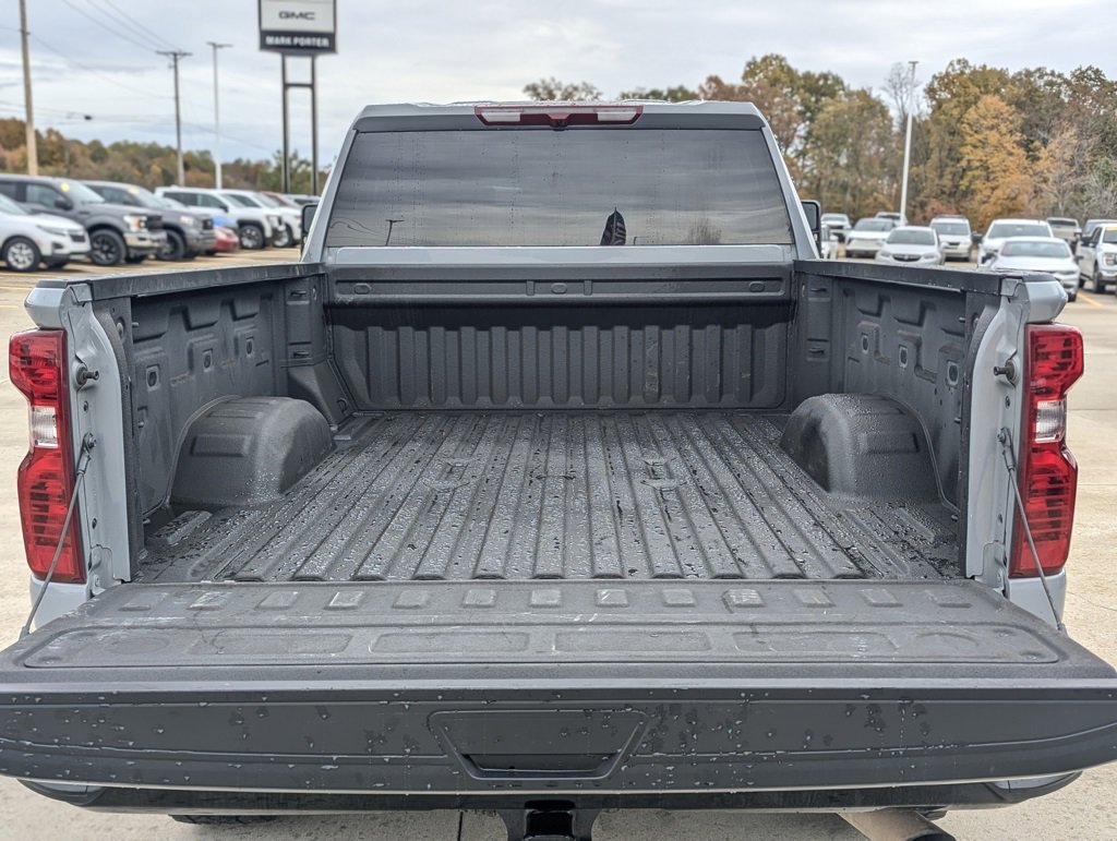 Used 2025 Chevrolet Silverado 2500 Custom w/ Custom Value Package image 19