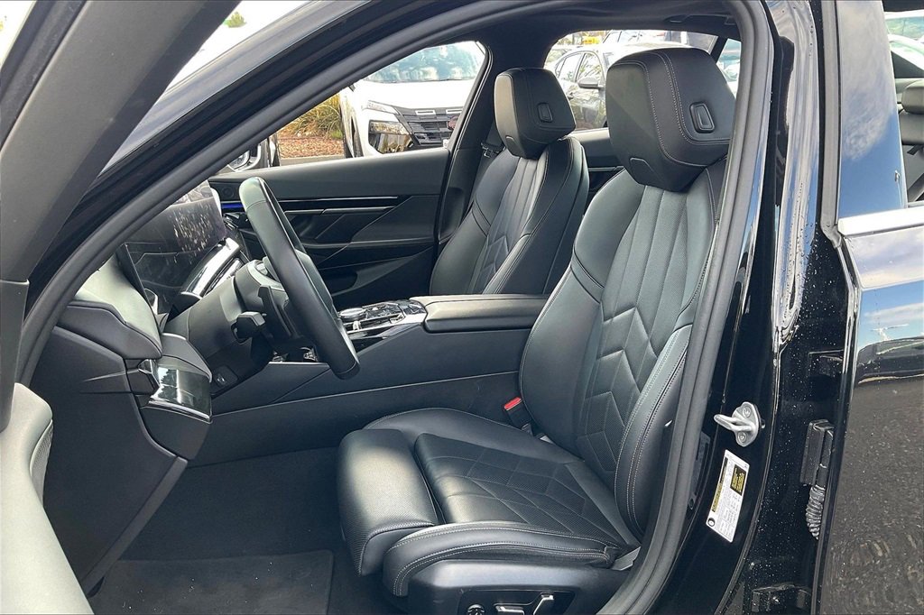 Used 2024 BMW 530i image 25