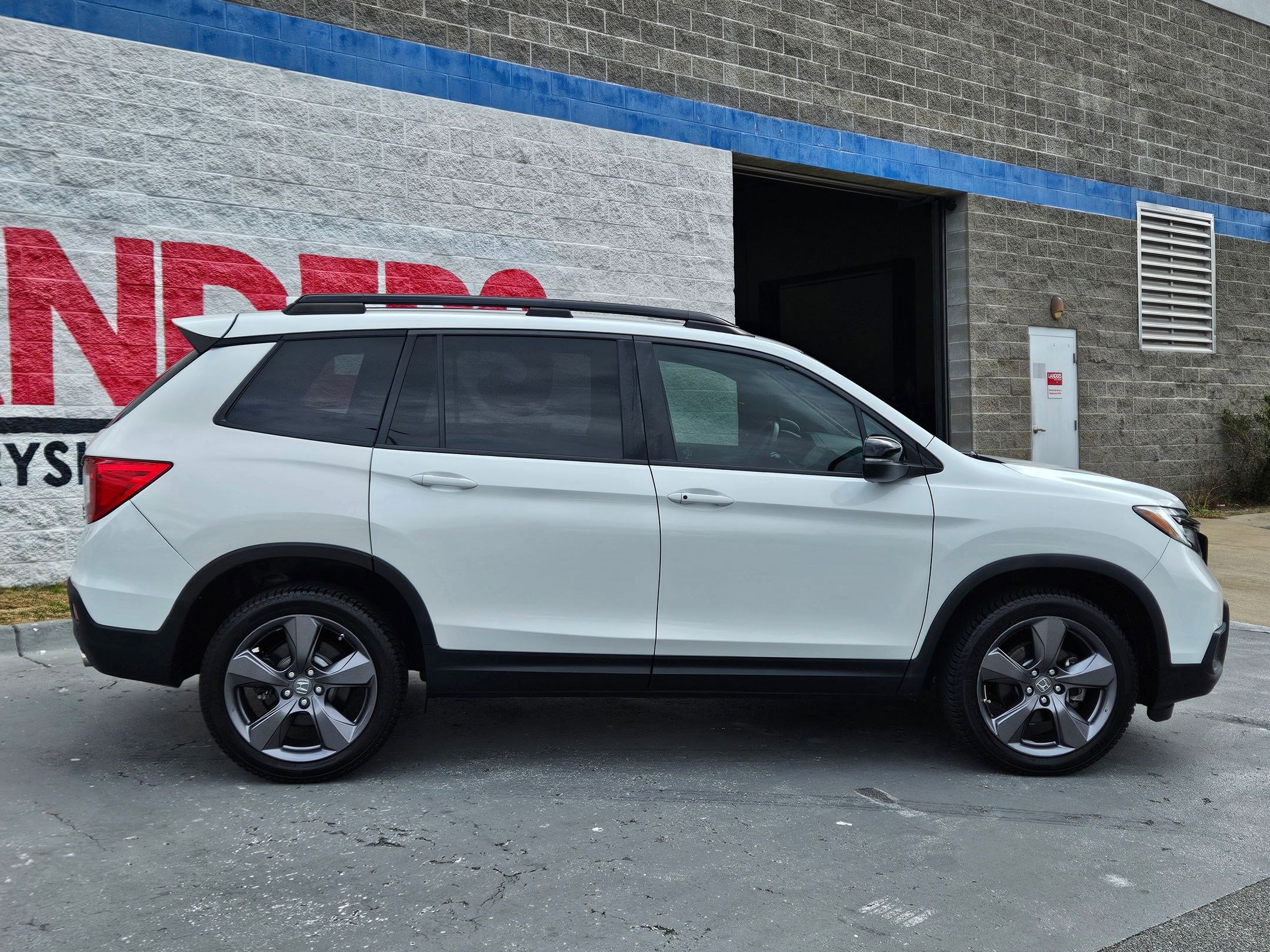 Used 2021 Honda Passport Touring image 8