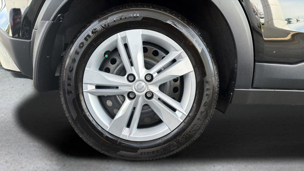 Certified 2025 Nissan Kicks Play S image 13