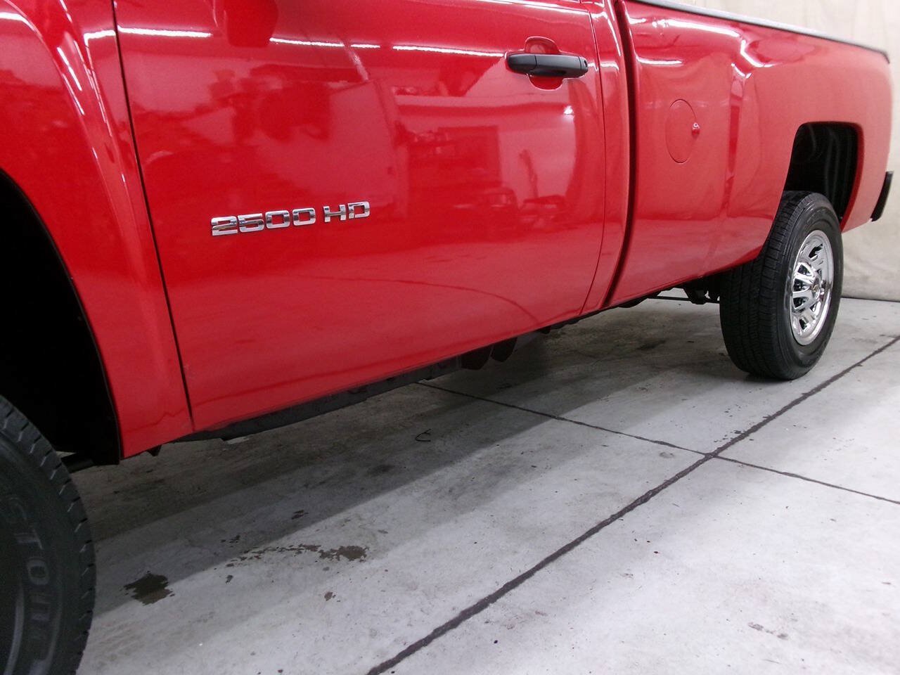 Used 2014 Chevrolet Silverado 2500 W/T w/ Snow Plow Prep Package AWD/4WD image 4