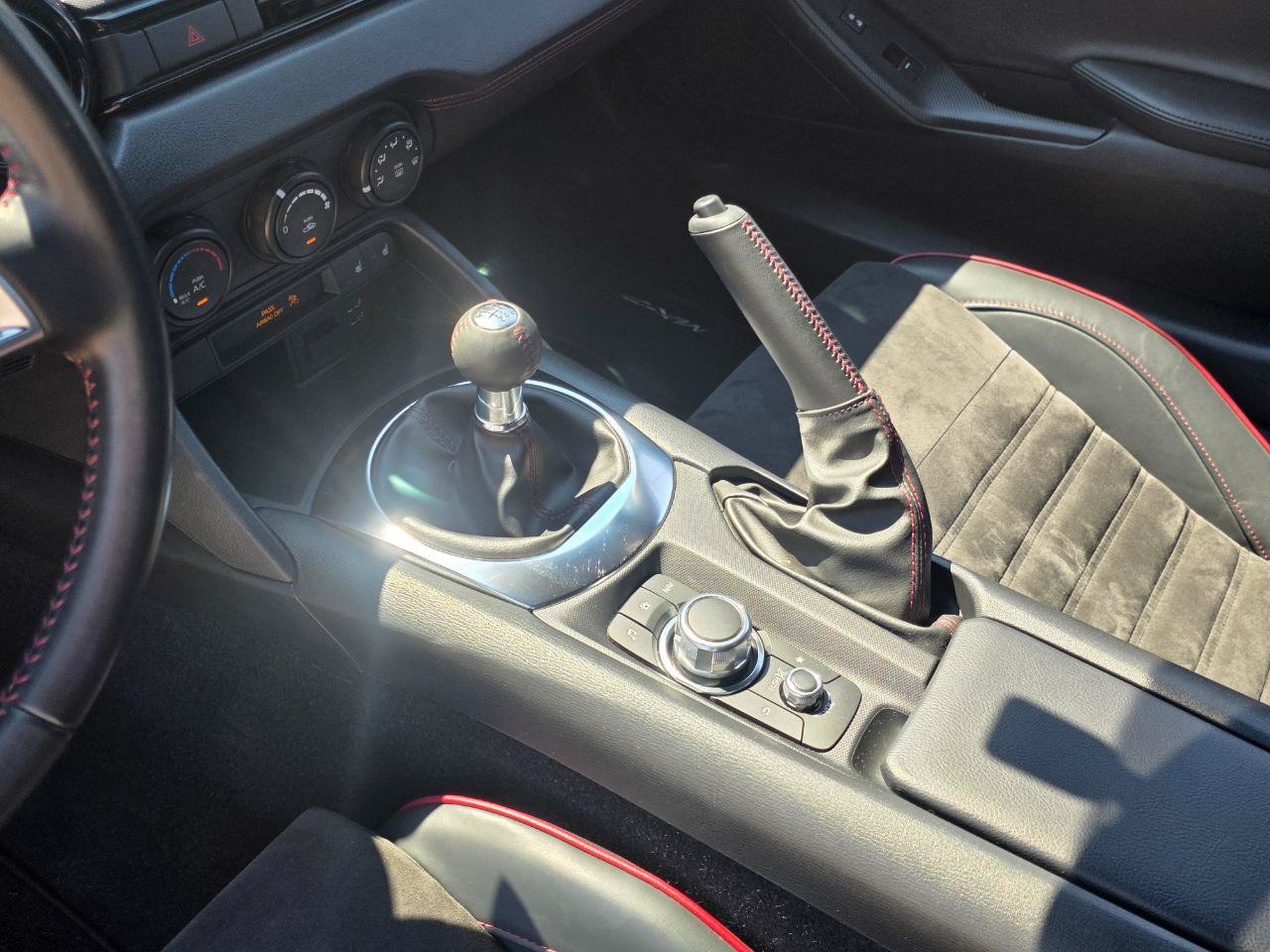 Used 2018 MAZDA MX-5 Miata Club w/ Brembo/BBS Recaro Package RWD image 9