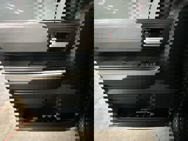 Used 2014 Toyota Tundra Limited w/ Limited Premium Package image 18