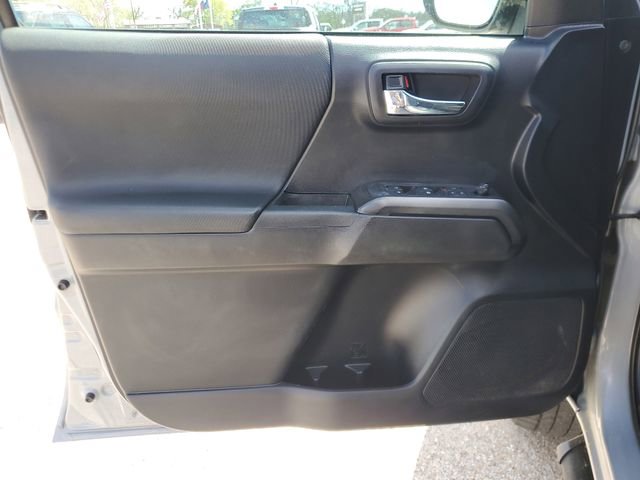 Used 2021 Toyota Tacoma TRD Sport w/ Technology Package image 17