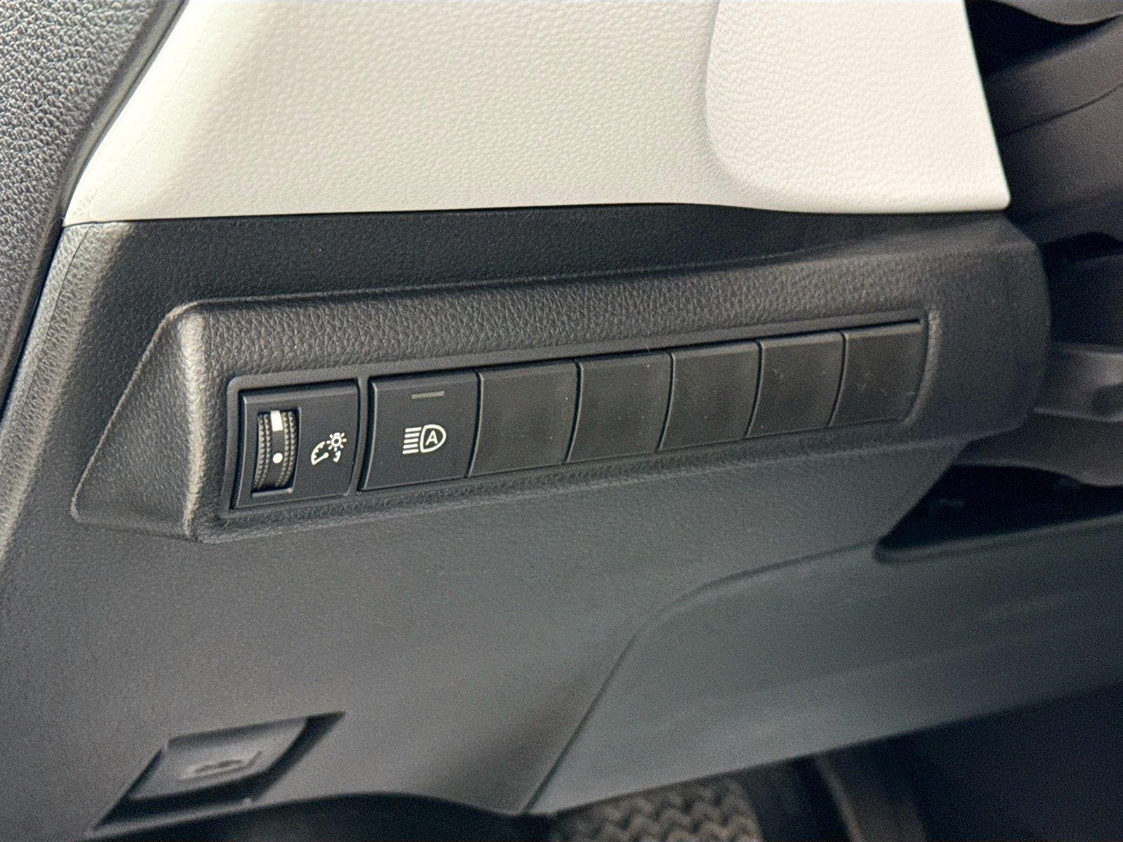 New 2026 Toyota Corolla SE FWD image 17