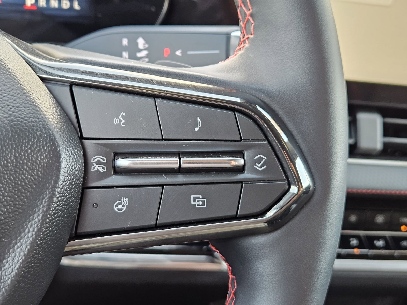 Certified 2025 Chevrolet Equinox RS w/ Safety and Technology Package FWD image 27