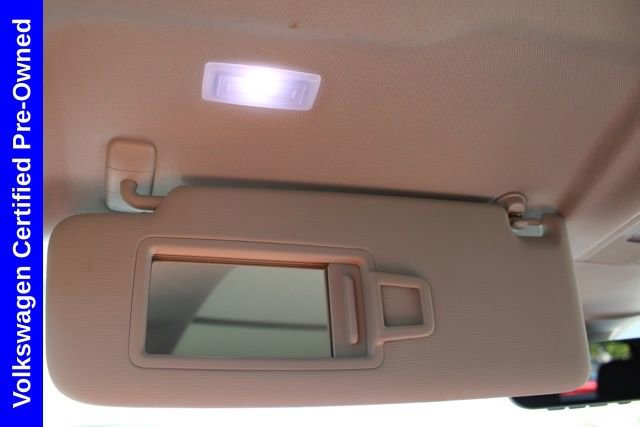 Used 2025 Volkswagen Taos SE w/ Panoramic Sunroof Package FWD image 43