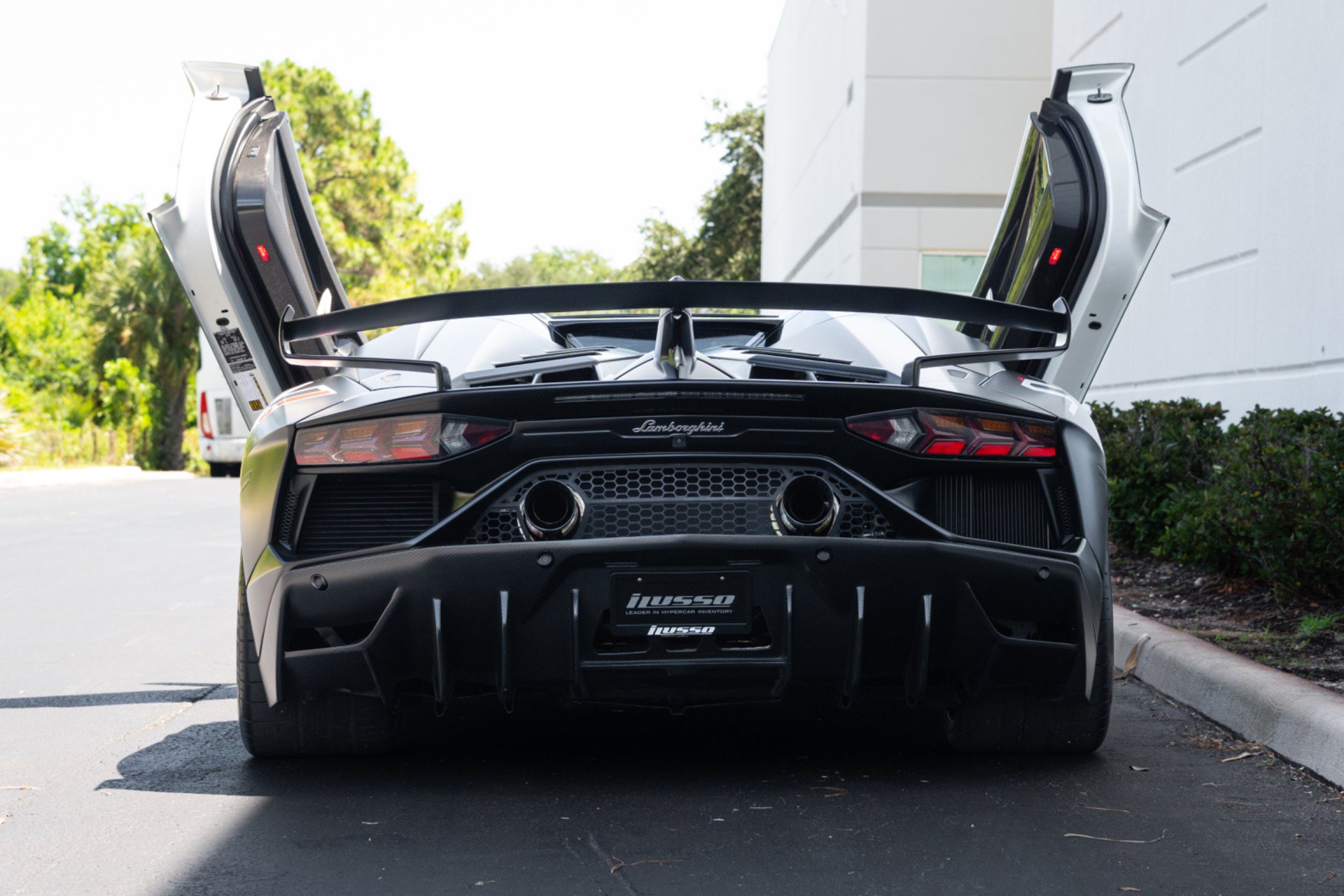Used 2020 Lamborghini Aventador SVJ AWD/4WD image 49