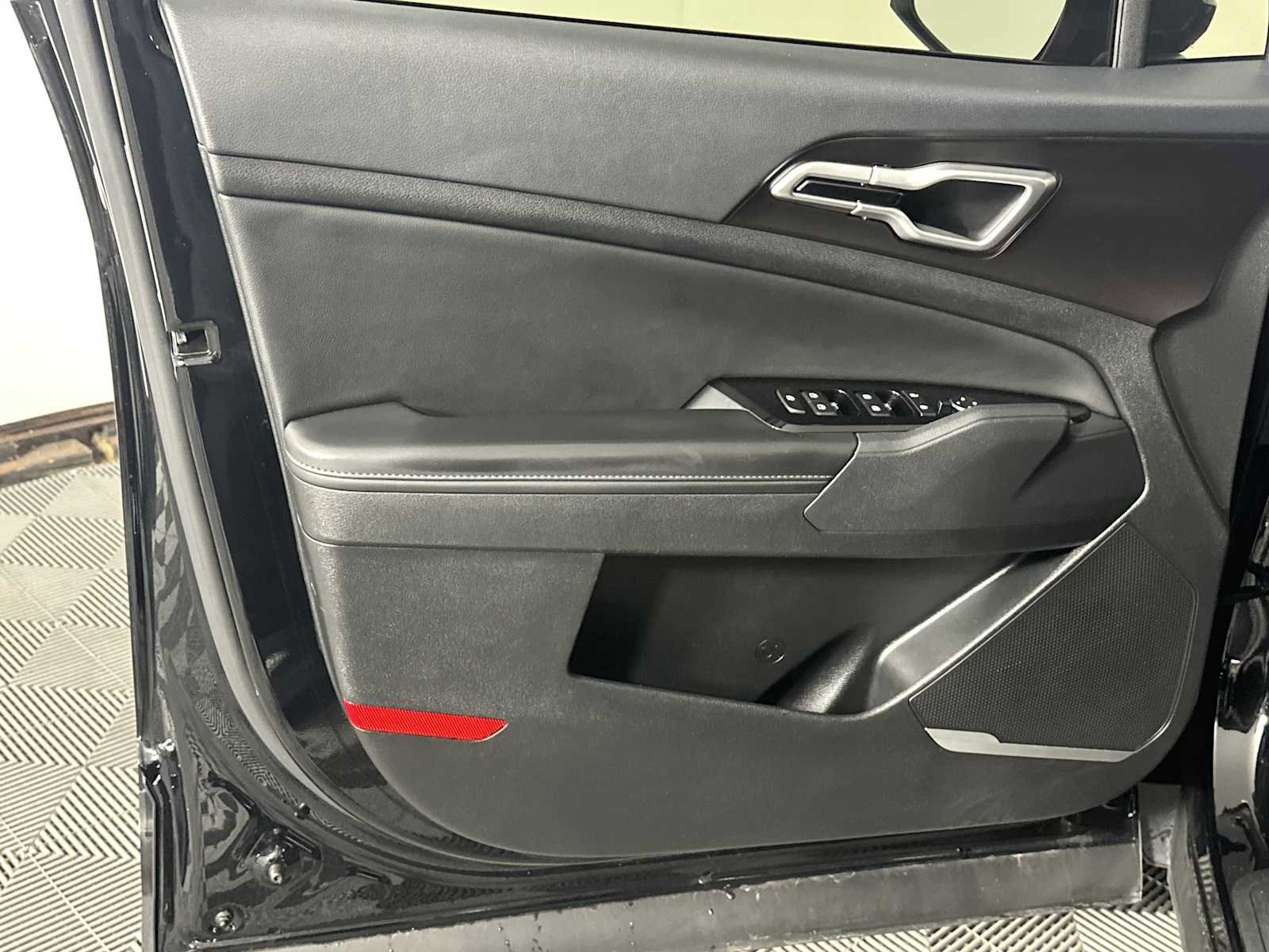 Used 2024 Kia Sportage EX FWD image 9