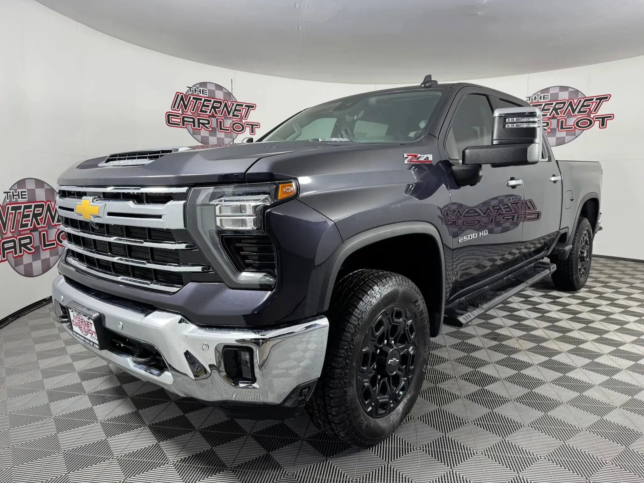 Used 2024 Chevrolet Silverado 2500 LTZ w/ LTZ Premium Package image 3