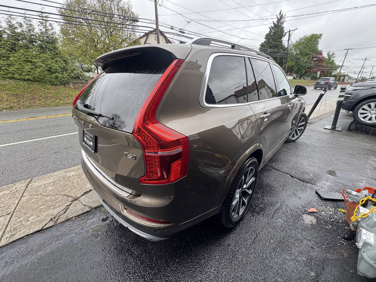 Used 2016 Volvo XC90 T6 Momentum w/ Momentum Plus Package AWD/4WD image 6