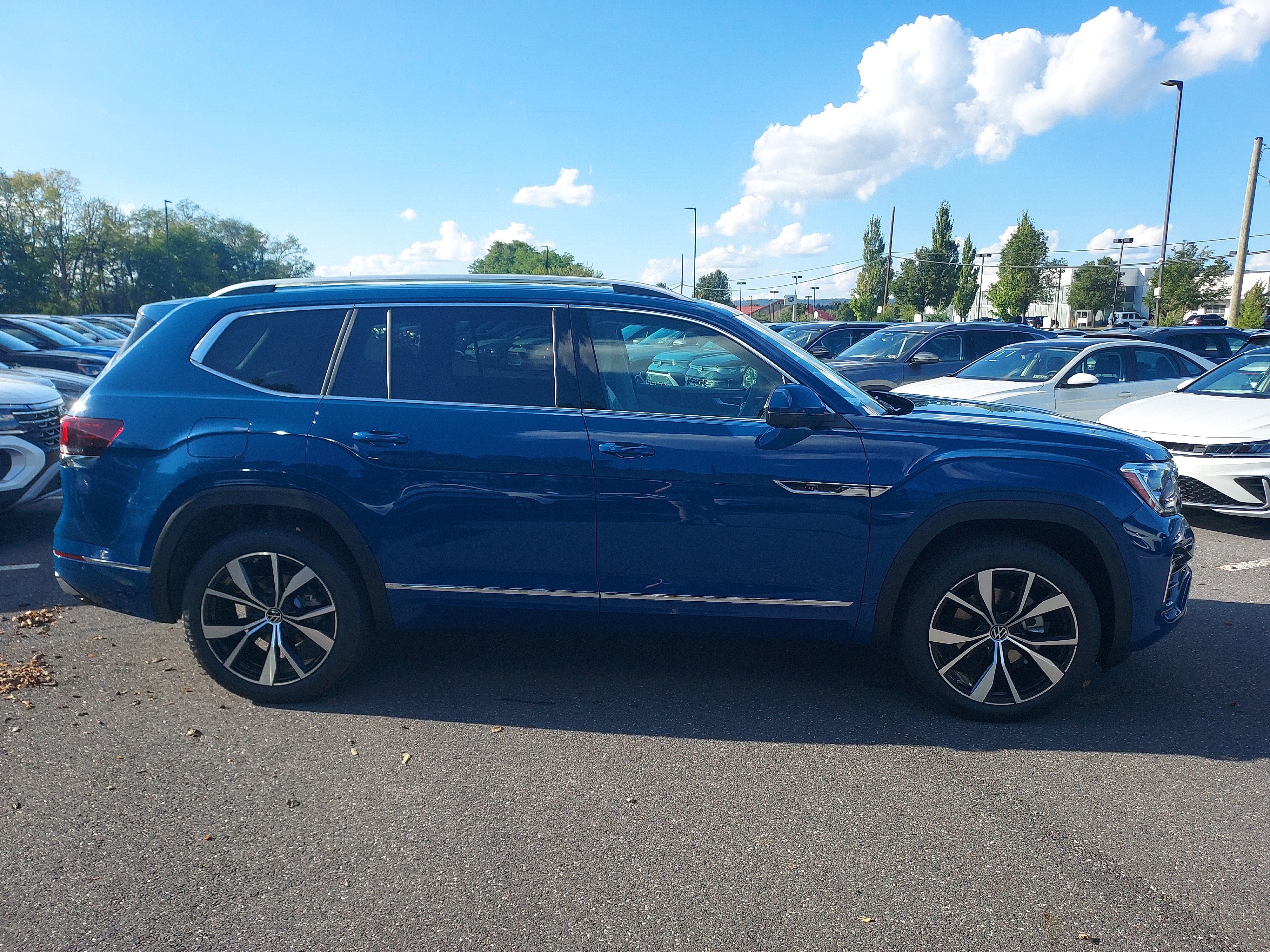 New 2026 Volkswagen Atlas SEL Premium R-Line image 4