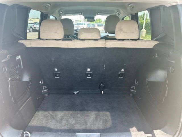 Used 2020 Jeep Renegade Latitude FWD image 34