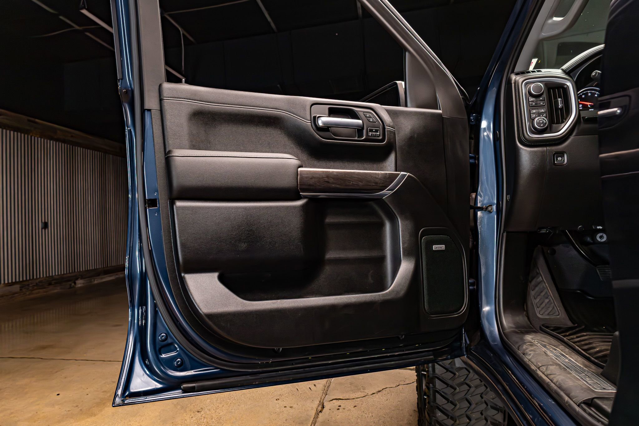 Used 2019 Chevrolet Silverado 1500 LTZ w/ LTZ Plus Package image 29