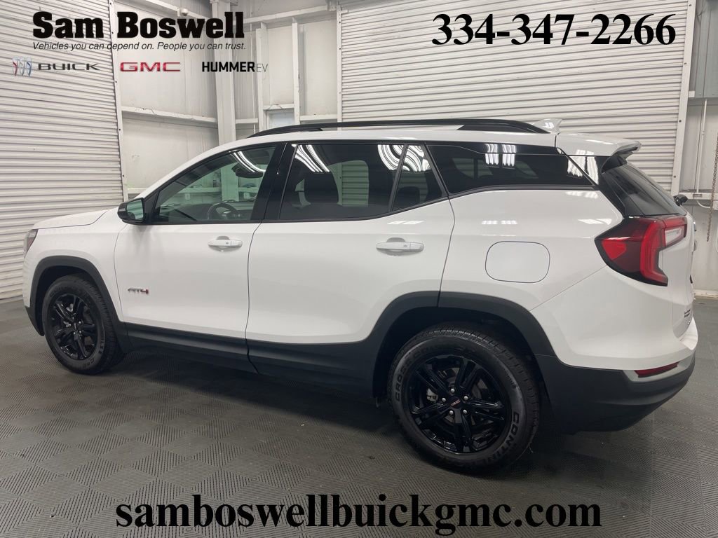 Used 2022 GMC Terrain AT4 image 5