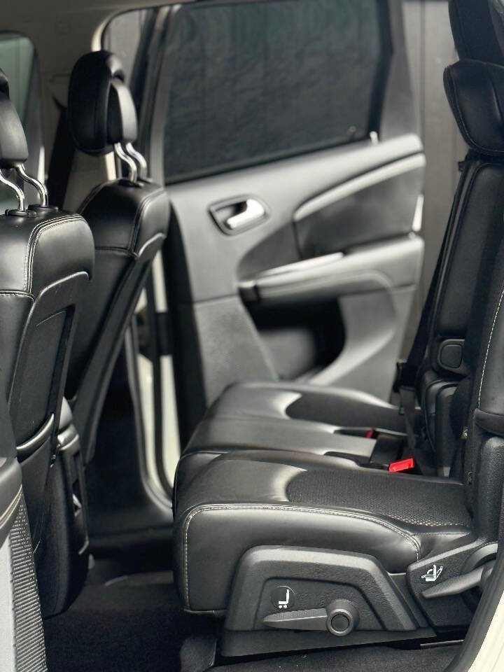 Used 2017 Dodge Journey Crossroad image 4