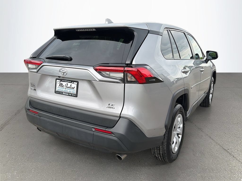 Used 2023 Toyota RAV4 LE AWD/4WD image 4