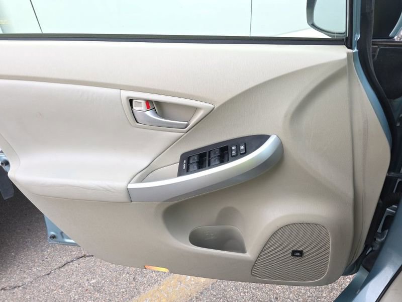 Used 2015 Toyota Prius Four FWD image 27