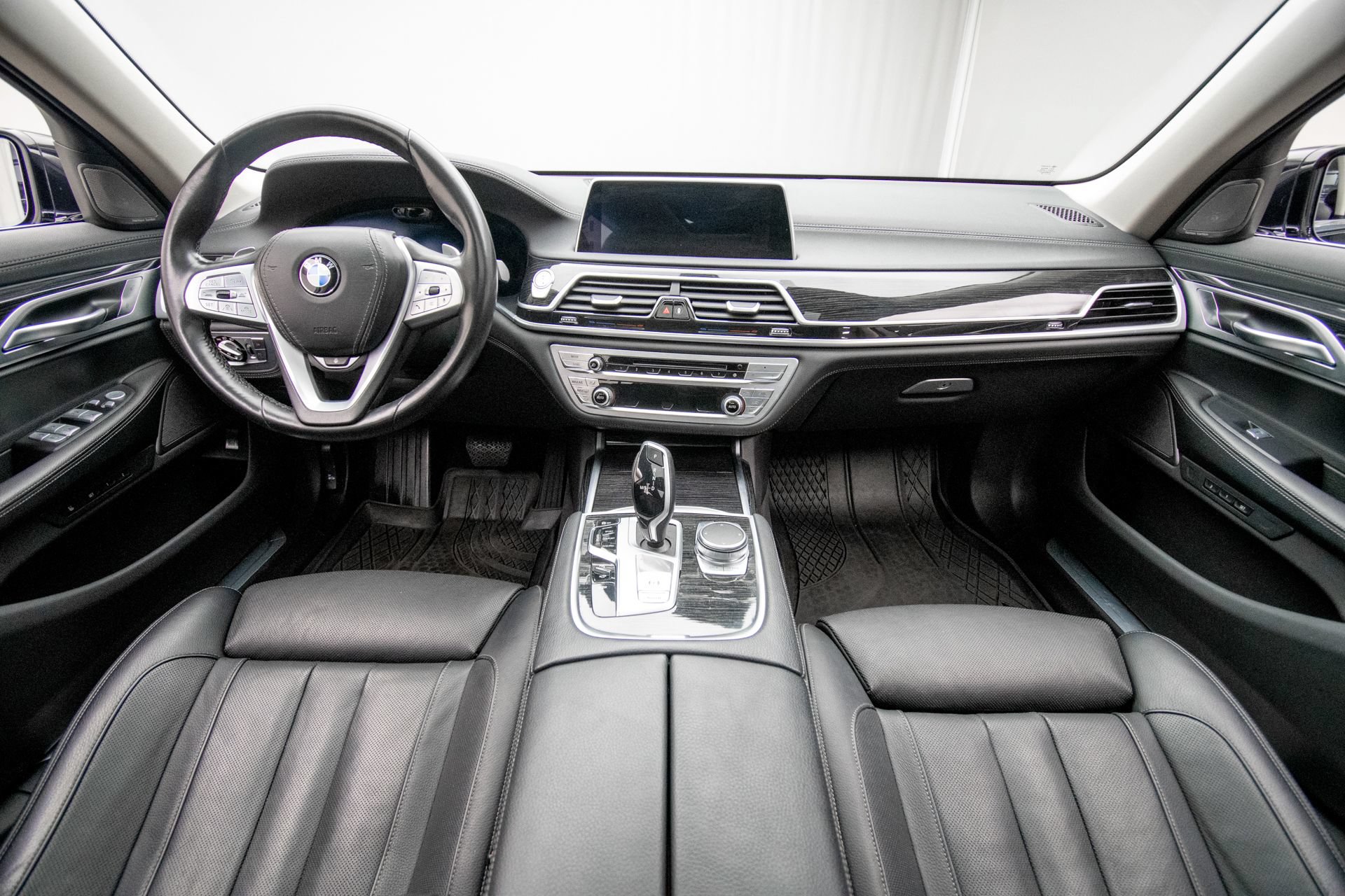 Used 2020 BMW 740i xDrive AWD/4WD image 15
