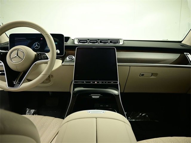 Used 2022 Mercedes-Benz S 580 4MATIC Sedan w/ Rear Seat Package image 11