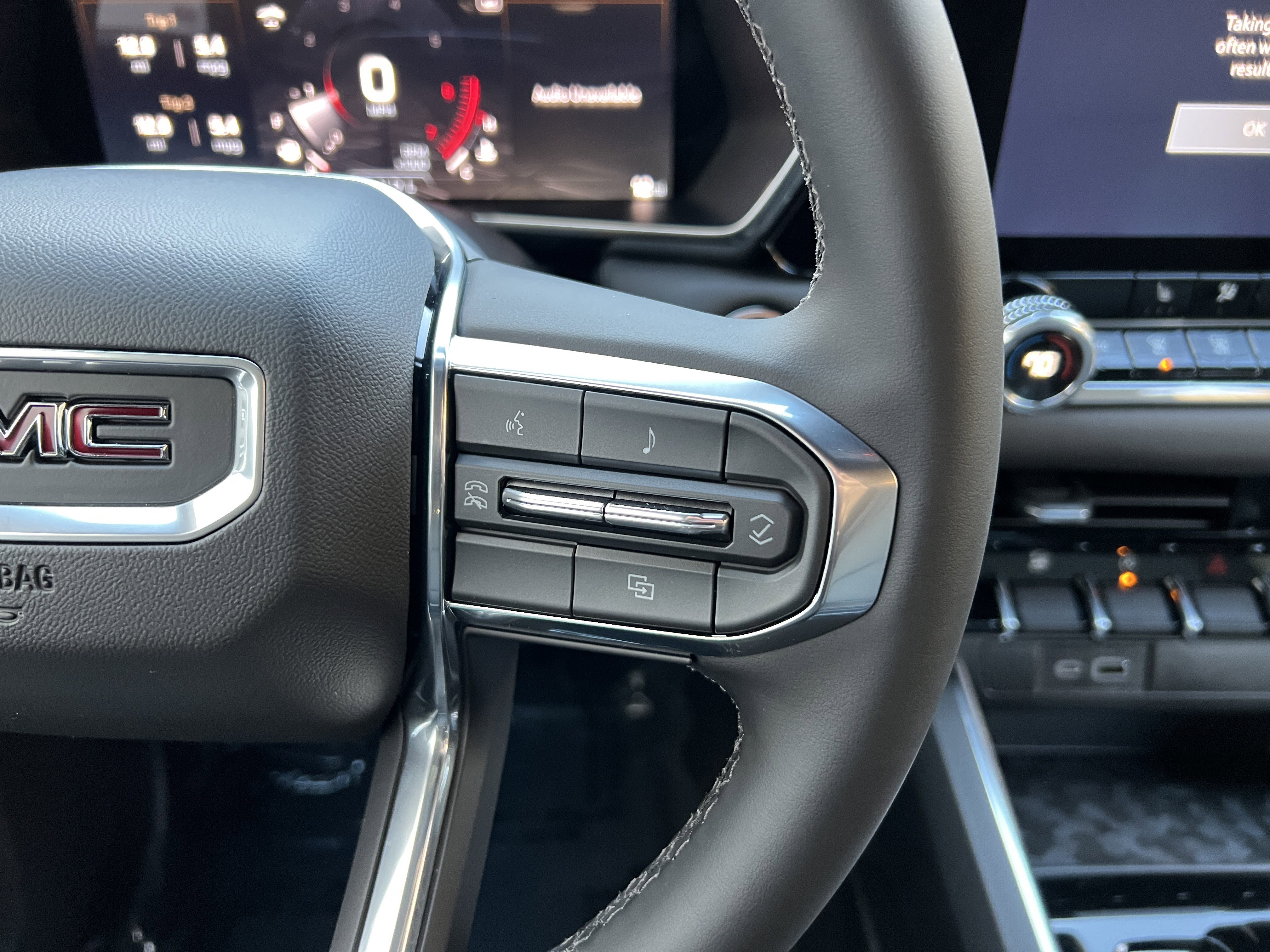 New 2026 GMC Canyon Elevation w/ Convenience Package image 24