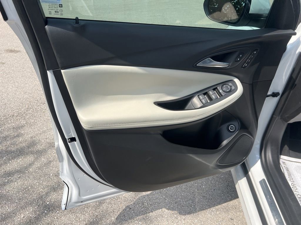 Used 2022 Buick Encore GX Essence w/ Advanced Technology Package image 57