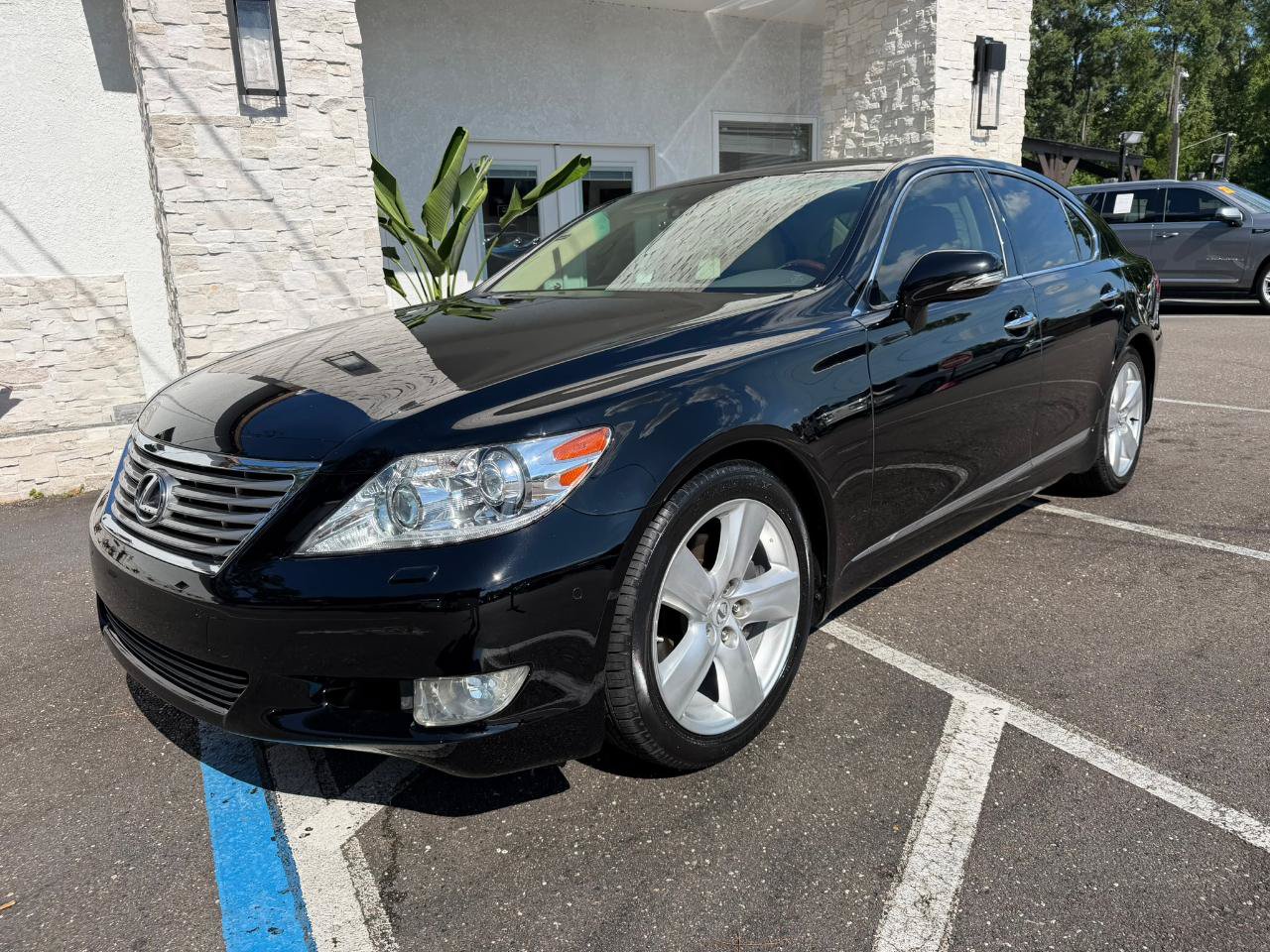 Used 2012 Lexus LS 460 w/ Luxury Value Edition RWD image 3