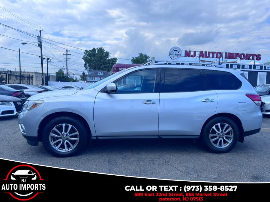 Used 2015 Nissan Pathfinder SV w/ Trailer Tow Package image 7