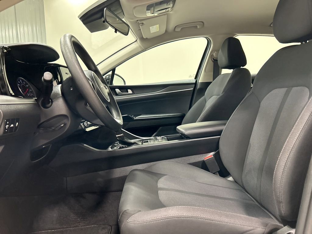 Used 2022 Kia K5 LXS image 11