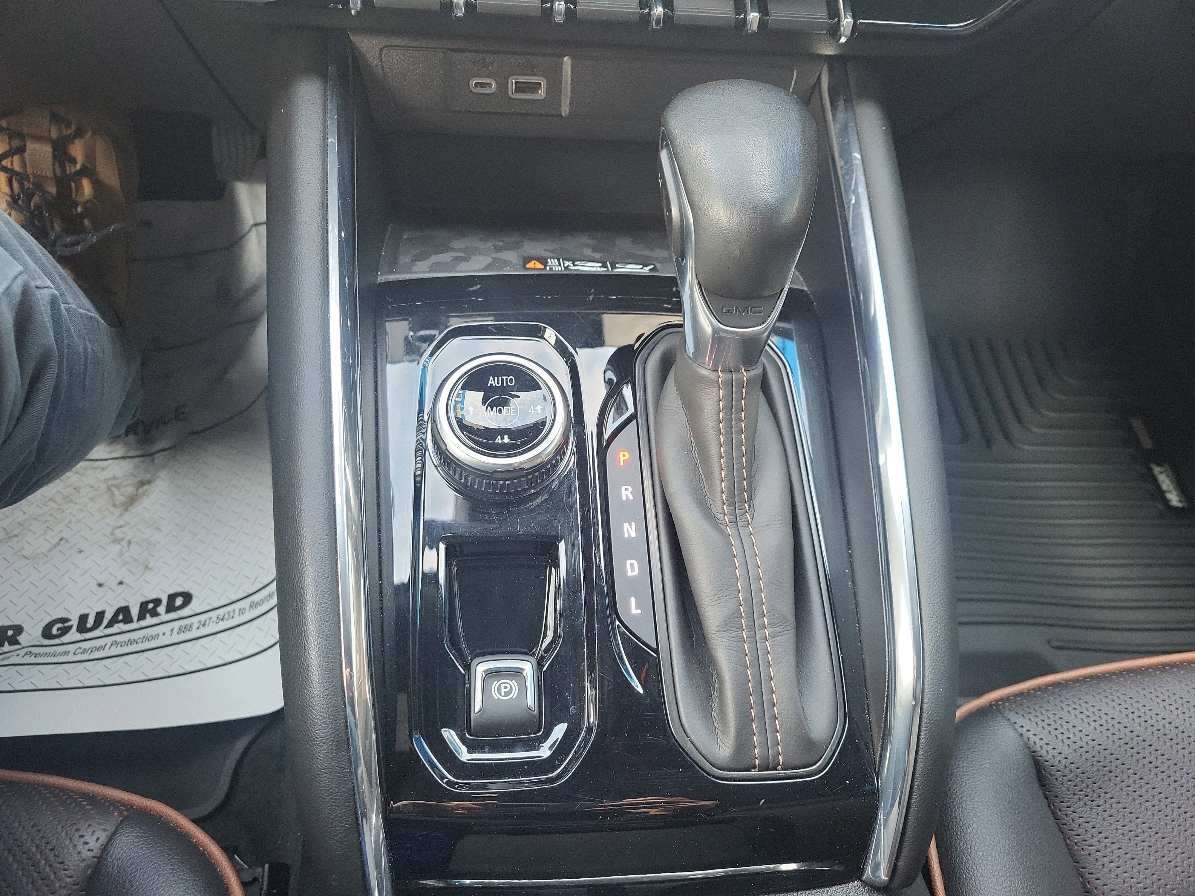 Used 2023 GMC Canyon AT4 w/ AT4 Premium Package image 14