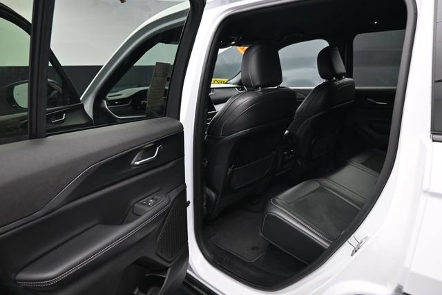 Used 2025 Jeep Grand Cherokee Altitude AWD/4WD image 29