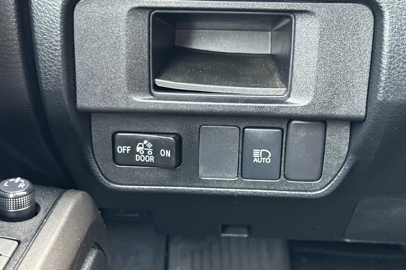 Used 2019 Toyota Tacoma SR5 image 28