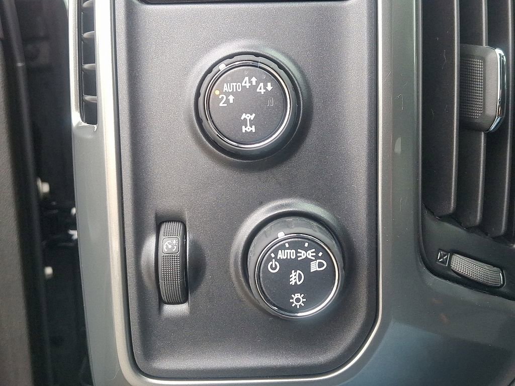 Used 2018 Chevrolet Silverado 1500 LT w/ All Star Edition image 25