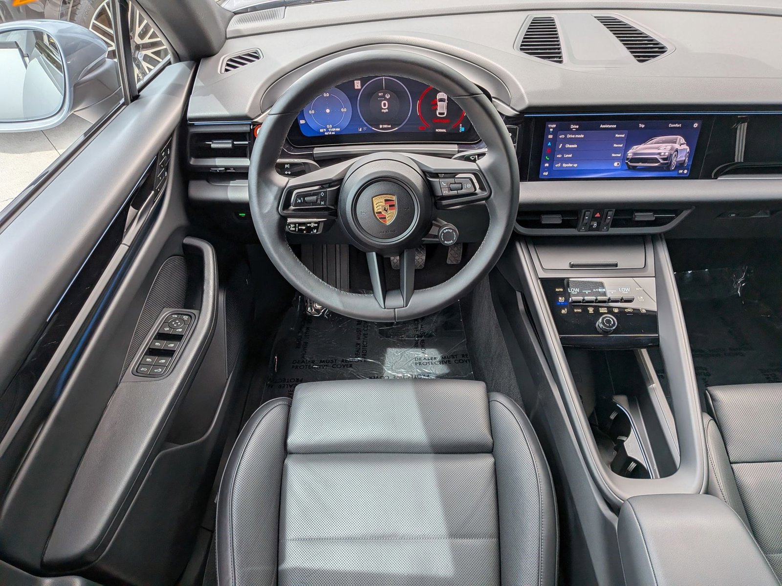 Certified 2025 Porsche Macan Electric RWD image 16