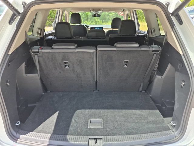 Used 2025 Volkswagen Atlas SE FWD image 28