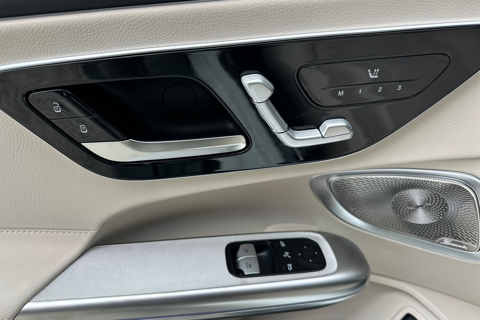 New 2026 Mercedes-Benz CLE 300 4MATIC Coupe image 11