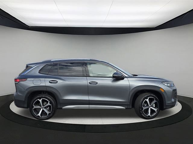 New 2025 Volkswagen Tiguan SE image 8