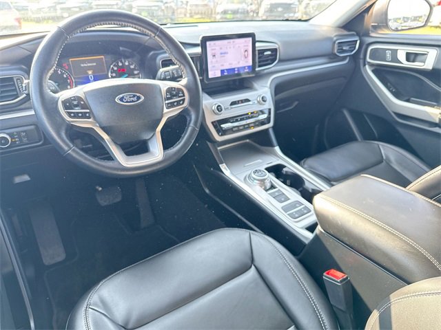 Certified 2022 Ford Explorer XLT w/ Equipment Group 202A image 35