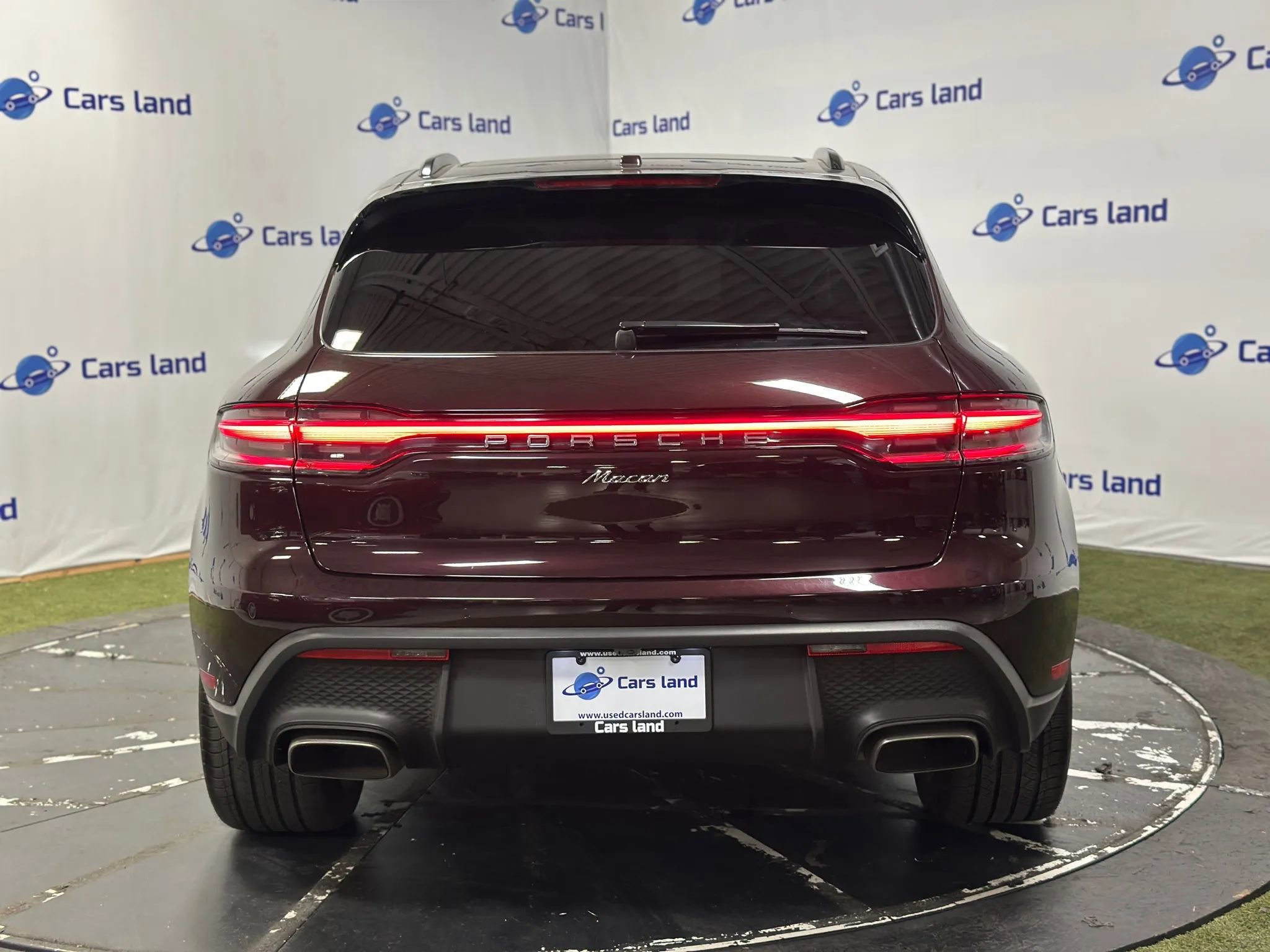 Used 2024 Porsche Macan image 4